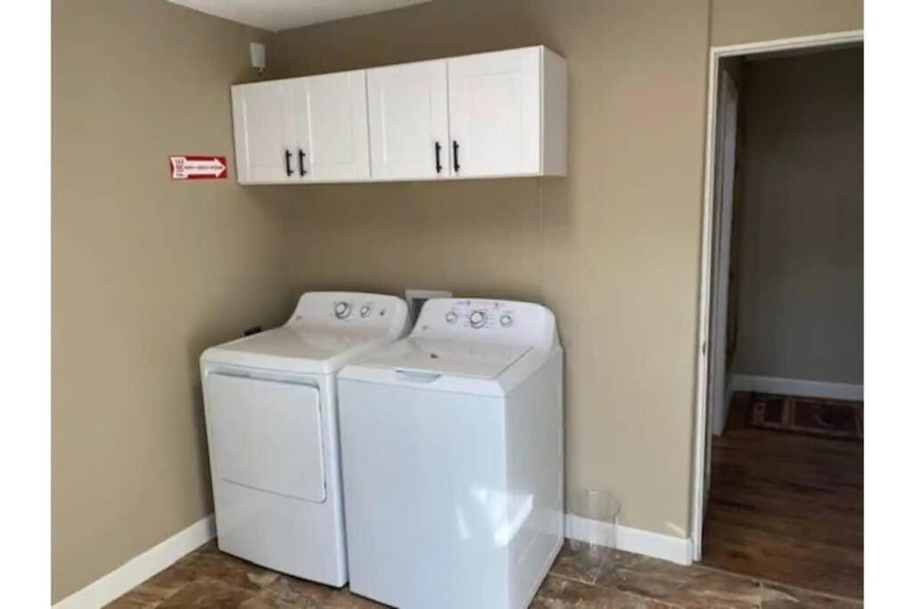 Stockyards!-1 Block Away ! Cowboy Cottage Sleeps 9 Fort Worth Exterior foto